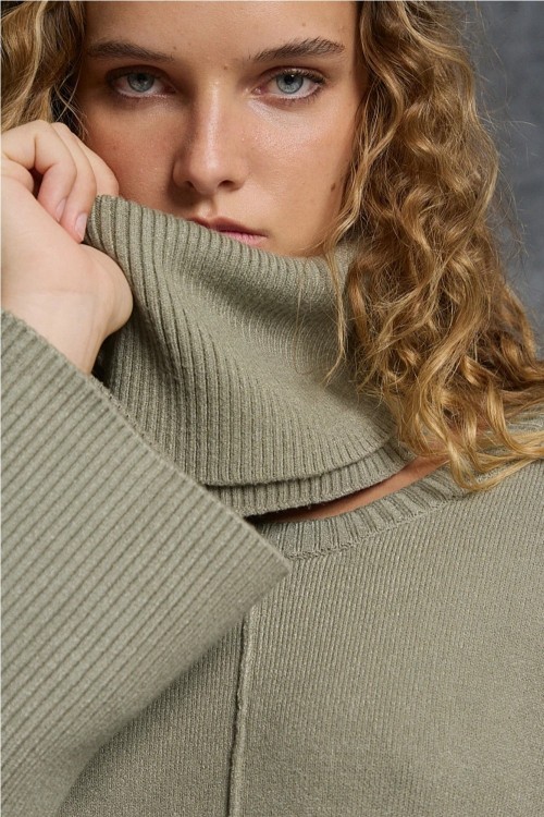 JERSEY CUELLO ALTO...