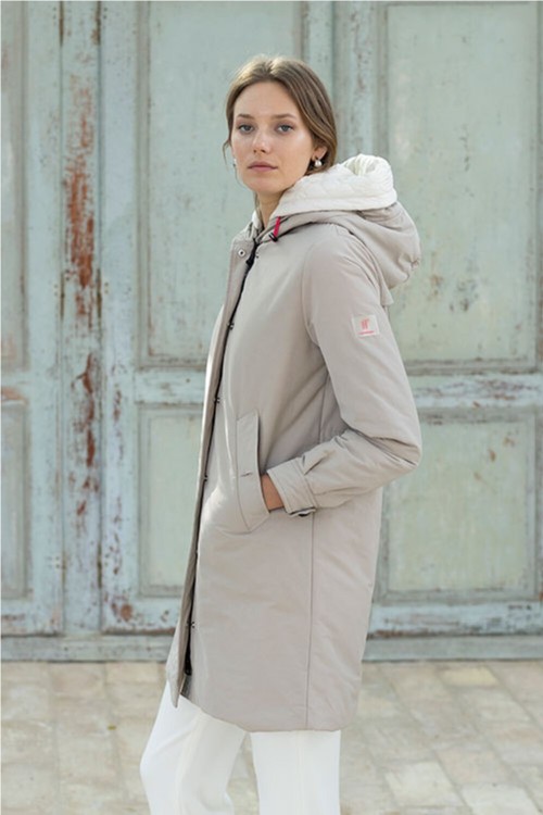 PARKA ACOLCHADA CON CAPUCHA...