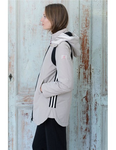 PARKA CON DETALLES EN NEGRO   HONGO PARKA CON DETALLES EN NEGRO   HONGO