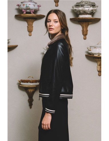 CHAQUETA BOMBER EFECTO PIEL    HONGO