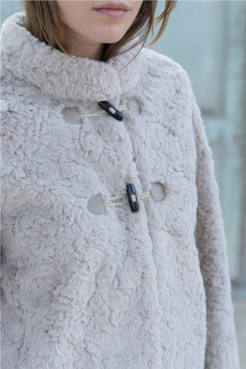 CHAQUETA CORTA BORREGUITO... 2