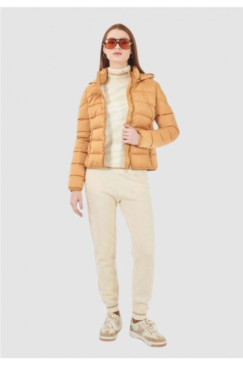 CAZADORA CORTA ACOLCHADA...