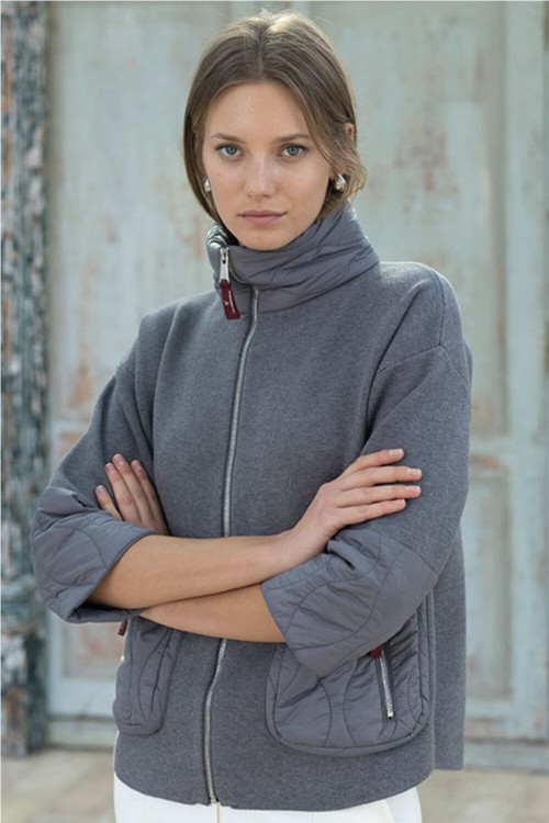 CHAQUETA CON CUELLO...