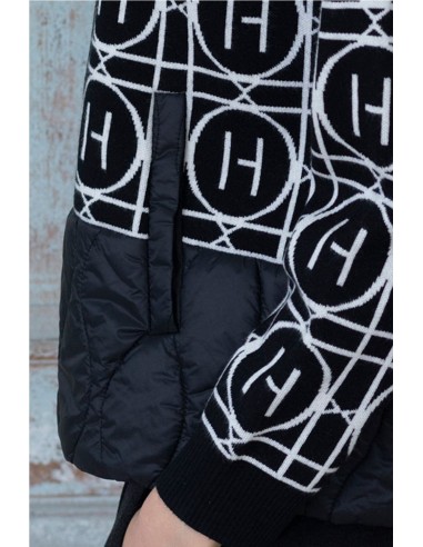 CHAQUETA NEGRA MONOGRAMA   HONGO