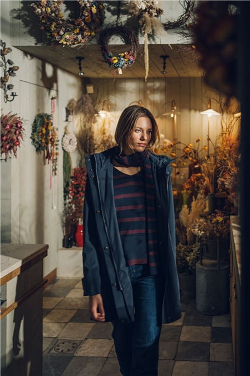 JERSEY RAYAS CON ESCOTE EN... 2