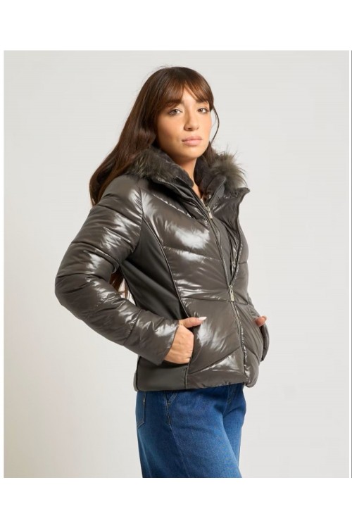 CAZADORA PLUMAS CAPUCHA CON...