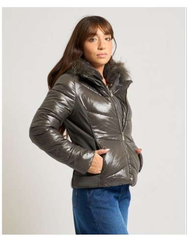 CAZADORA PLUMAS CAPUCHA CON PELO YES ZEE