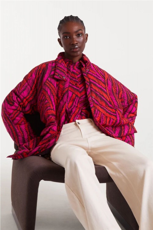 BLUSA ESTAMPADA   COMPAÑÍA... 2