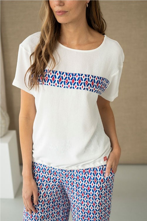 BLUSA CON BANDA ESTAMPADA...