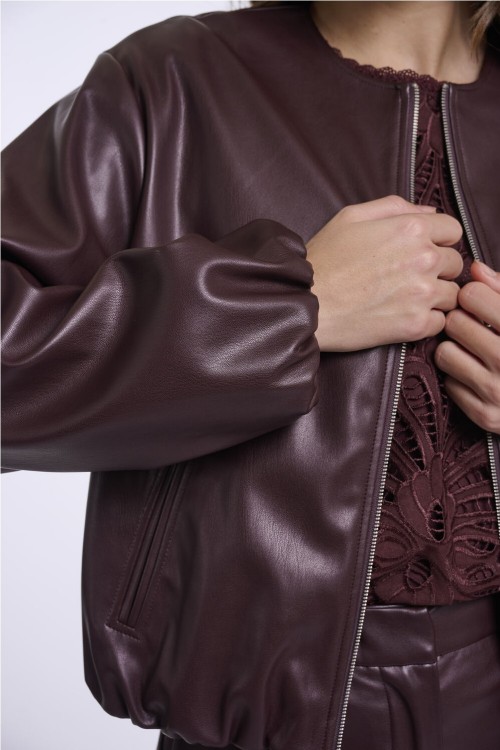 CHAQUETA DE PIEL SINTÉTICA... 2