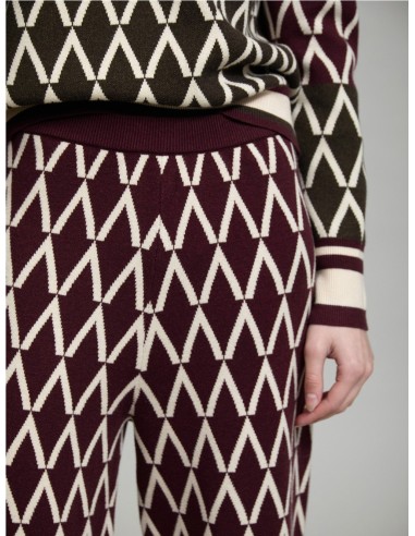 PANTALÓN JACQUARD GEOMÉTRICO  SKATIE...
