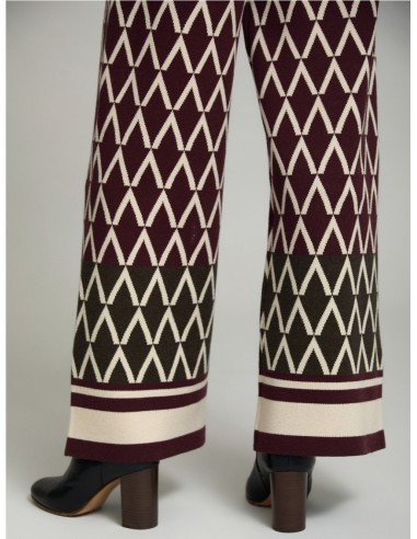 PANTALÓN JACQUARD GEOMÉTRICO  SKATIE...